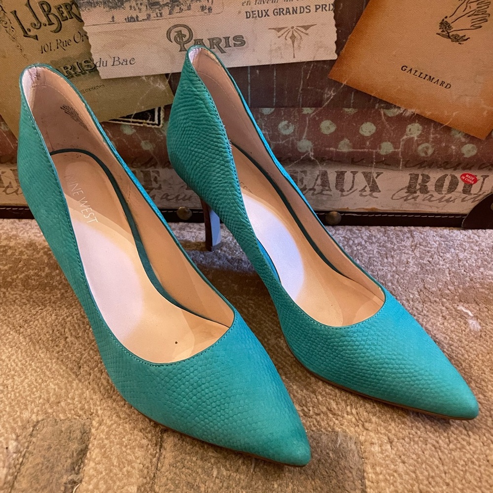Nine West Turquoise Textured Suede Leather Heels